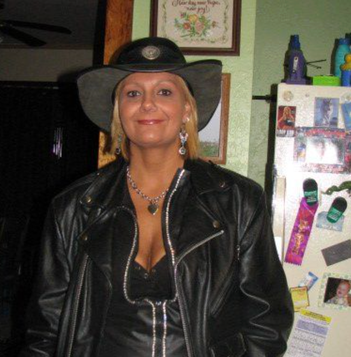files/r5_leather_woman.png
